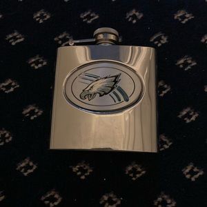Eagles NFL flask
